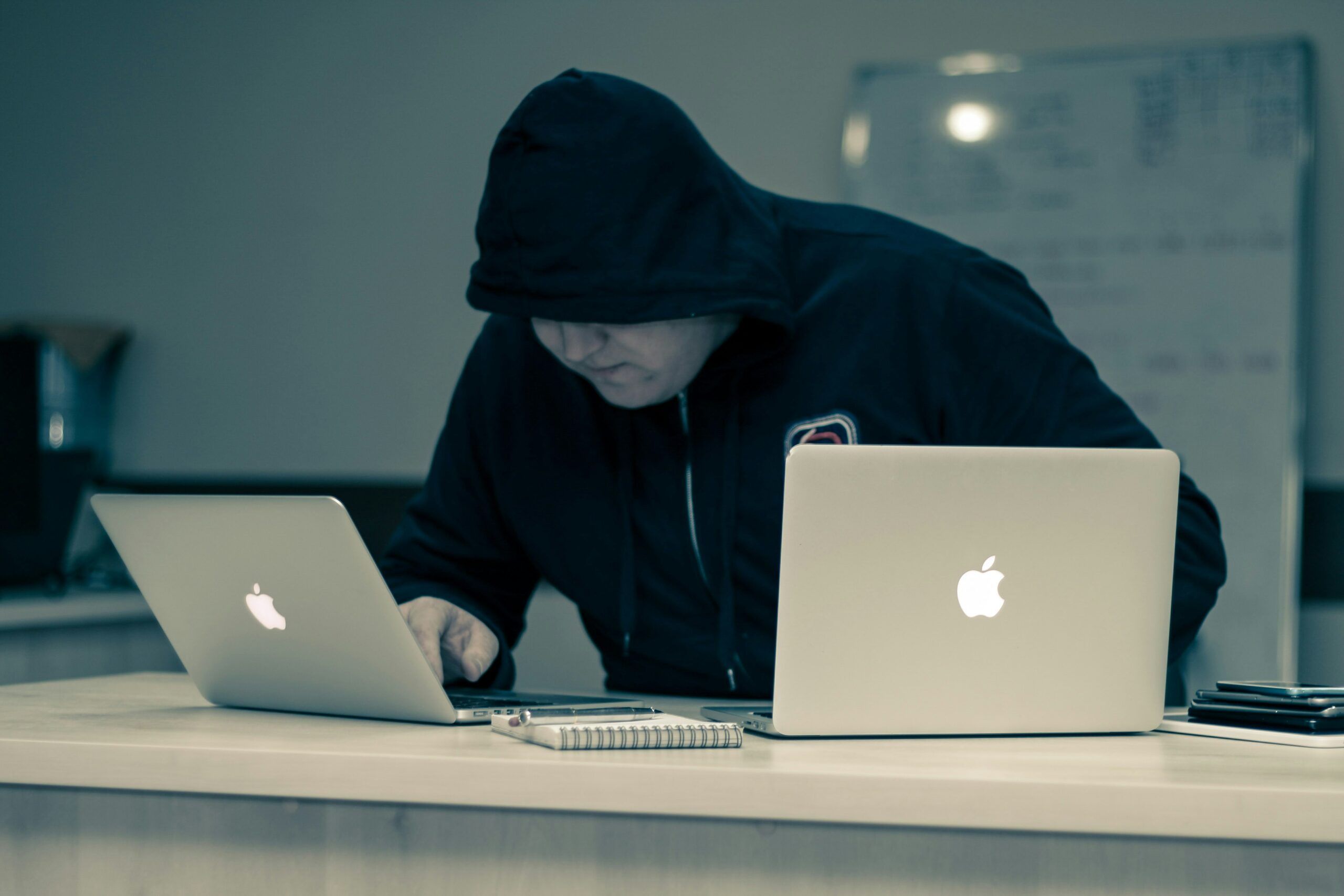 Dark Web hacker Using macOS device